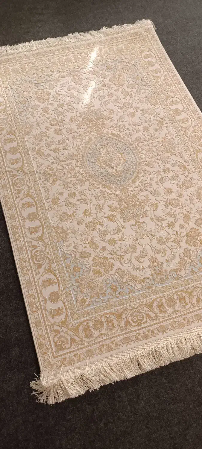 قالیچه 1/5 و فرش 4 متری|فرش|شیراز, غدیر جنوبی|دیوار