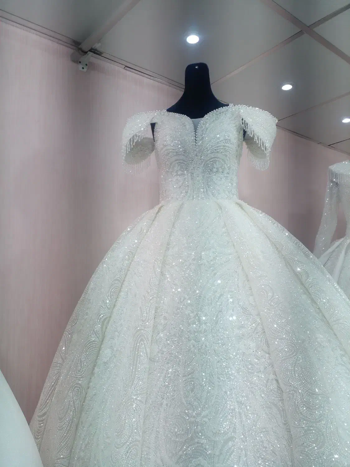 مزون اجاره|لباس|قم, باجک دو|دیوار