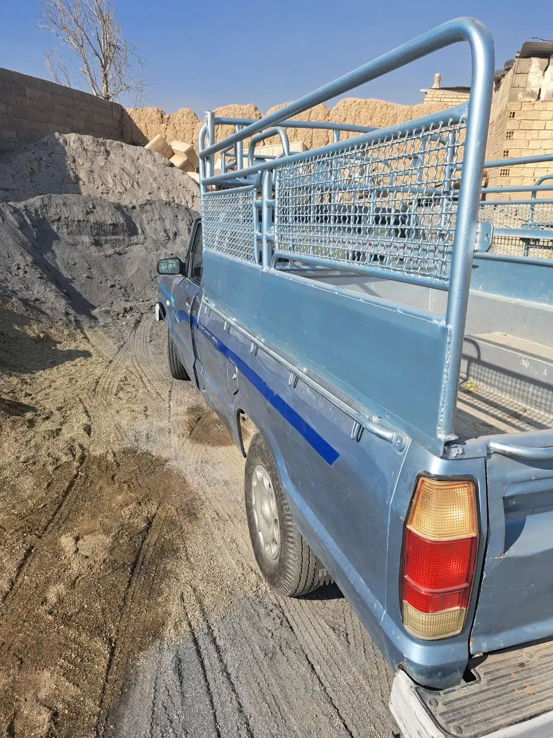 مزدا۲۰۰۰ابی متالیک|خودرو سواری و وانت|خمینیشهر, |دیوار