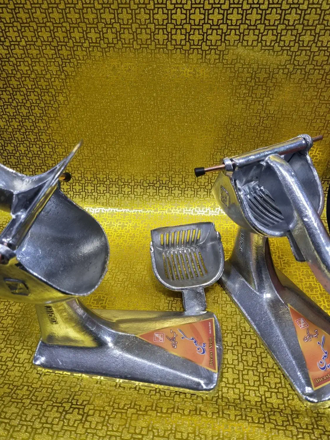 آب انار گیری پایه دار نگین دستی کار /حلما تجاری|آبمیوهگیر و آبمرکباتگیر|کرج, اصفهانیها|دیوار