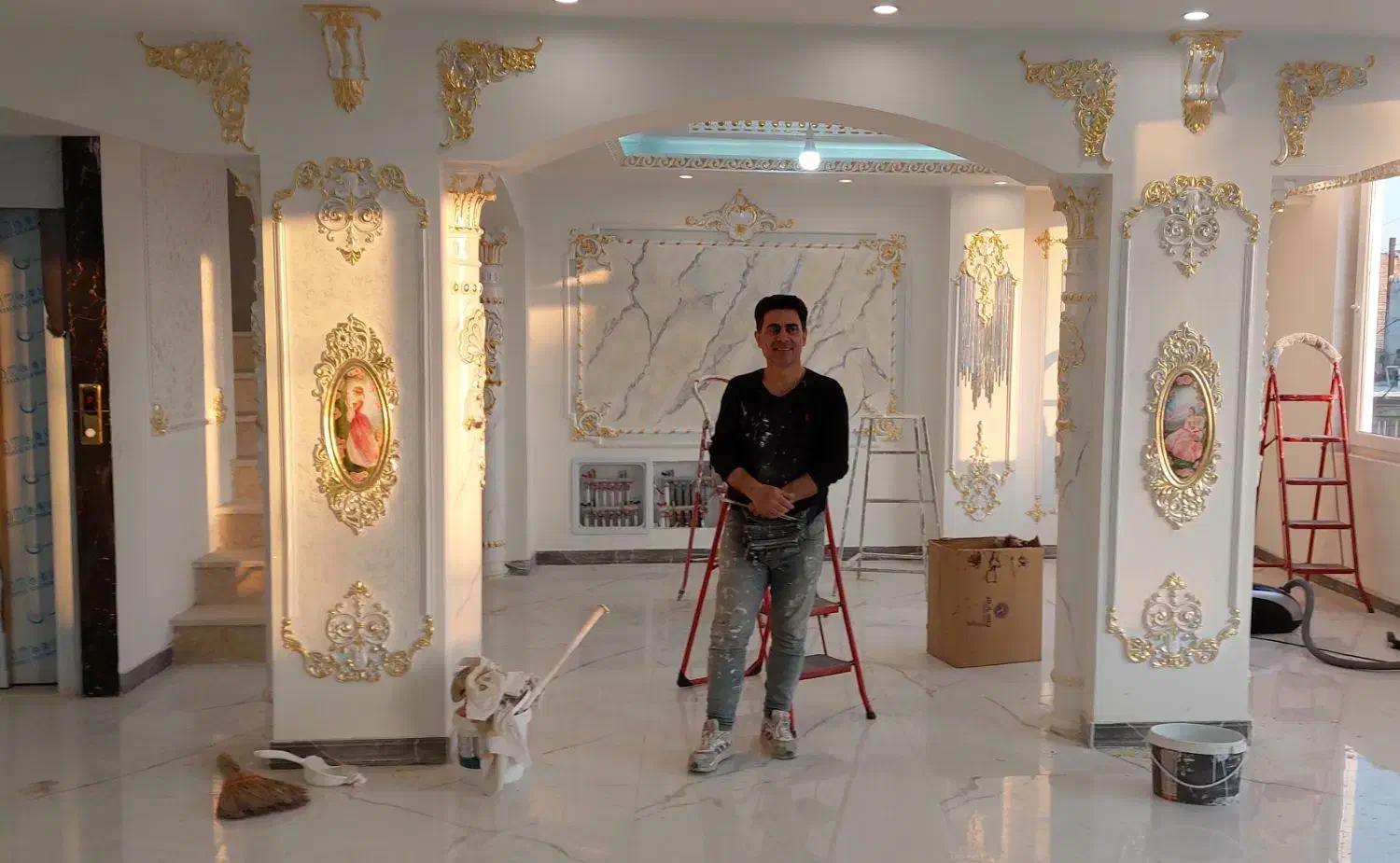 نقاشی وپتینه کاری ساختمان|خدمات پیشه و مهارت|آبیک, |دیوار