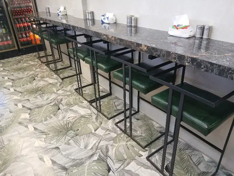 صندلی|کافی‌شاپ و رستوران|قم, باجک یک|دیوار