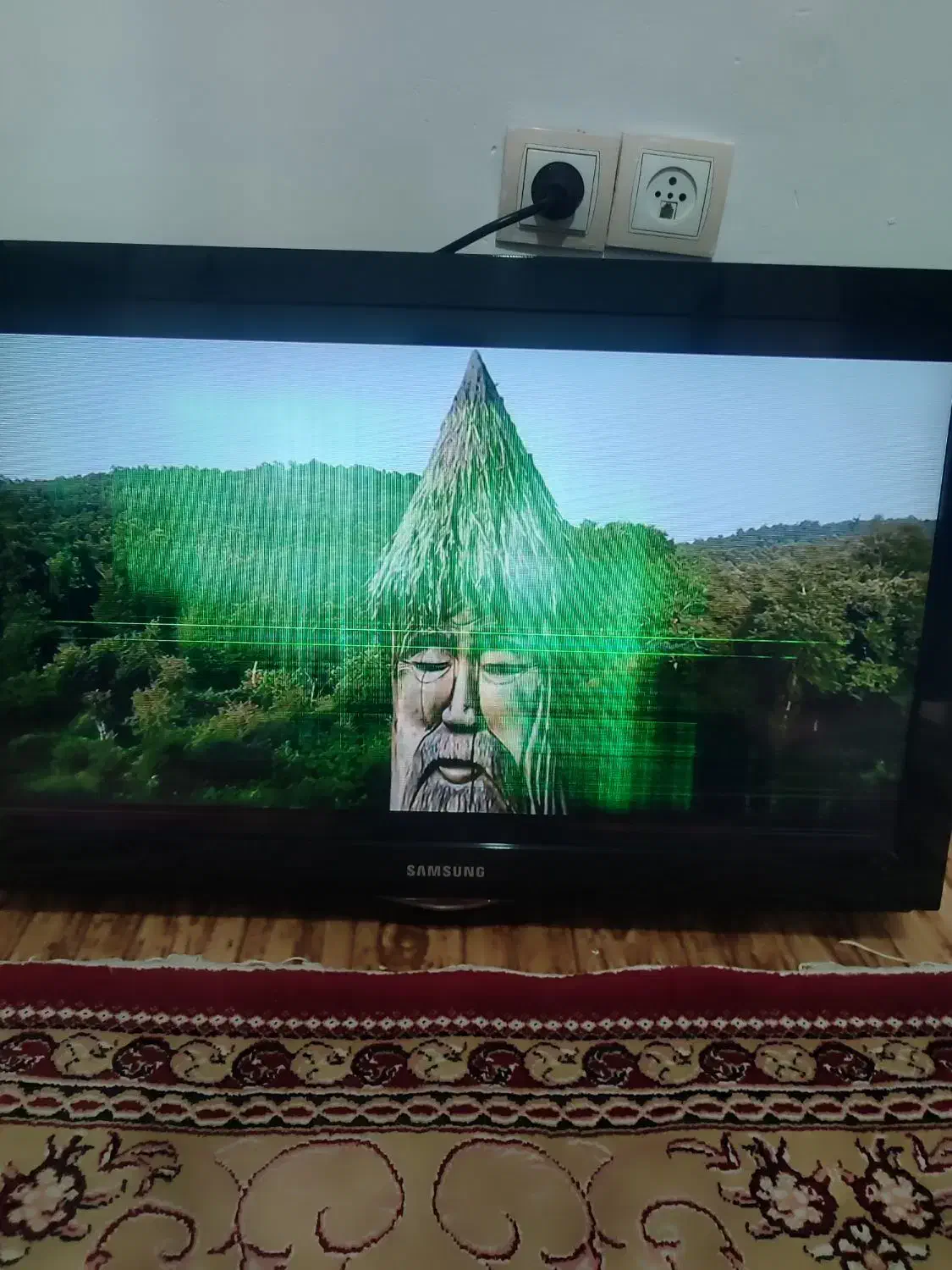 تلویزیون ۳۲اینج lcd|تلویزیون و پروژکتور|قزوین, |دیوار