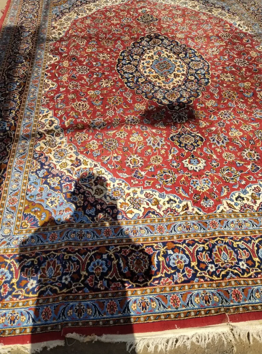 مقداری فرش دستبافت وماشینی|فرش|قم, تولید دارو و یخچال|دیوار