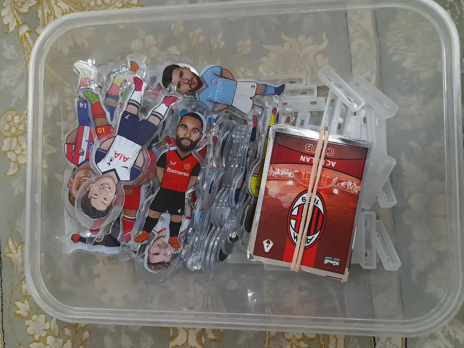 آلبوم کیمدی فول کارت به همراه مینی فیگور و برچسب|اسباببازی|خور (اصفهان), |دیوار