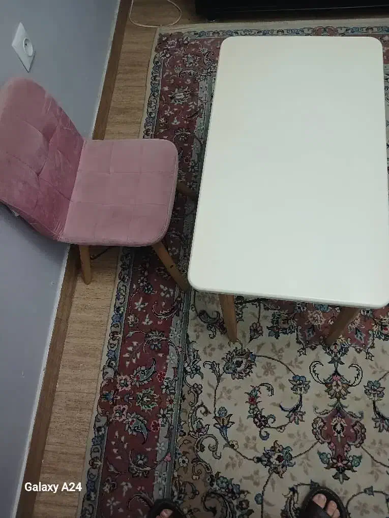 فروش میز غذا و میز تحریر بچه|اسباب و اثاث بچه|تهران, بهار|دیوار