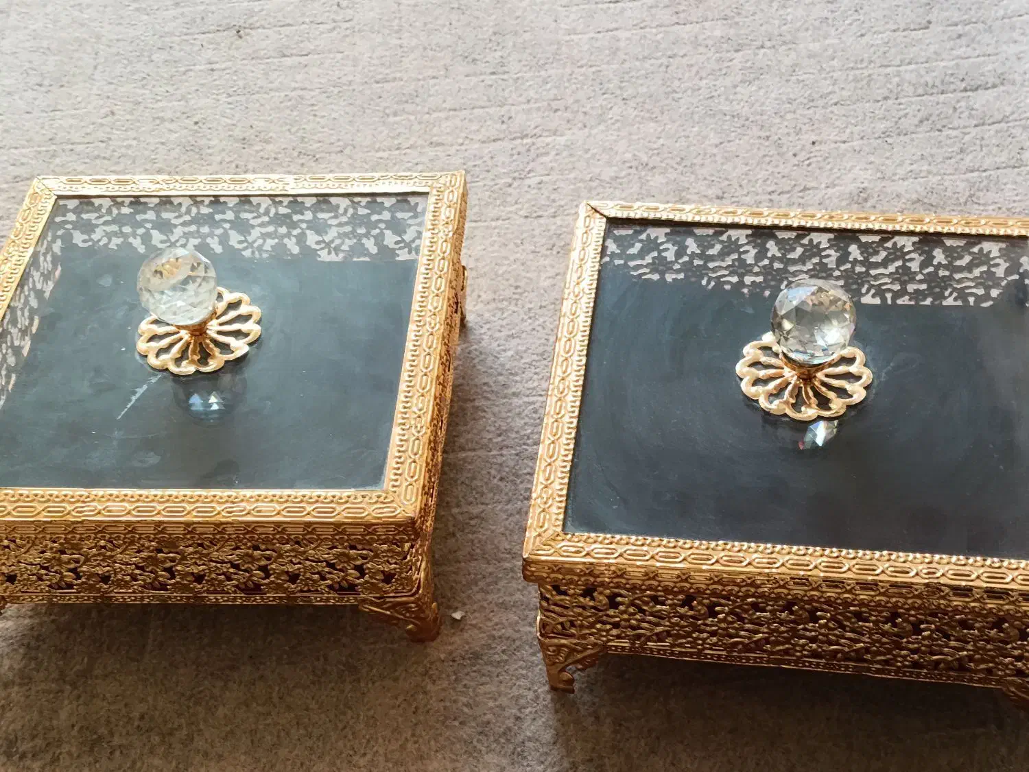 پارچ و لیوان طلایی، گلدان طلایی، جا شکلاتی طلایی|ظروف سرو و پذیرایی|ری, صفاییه (چشمه علی)|دیوار