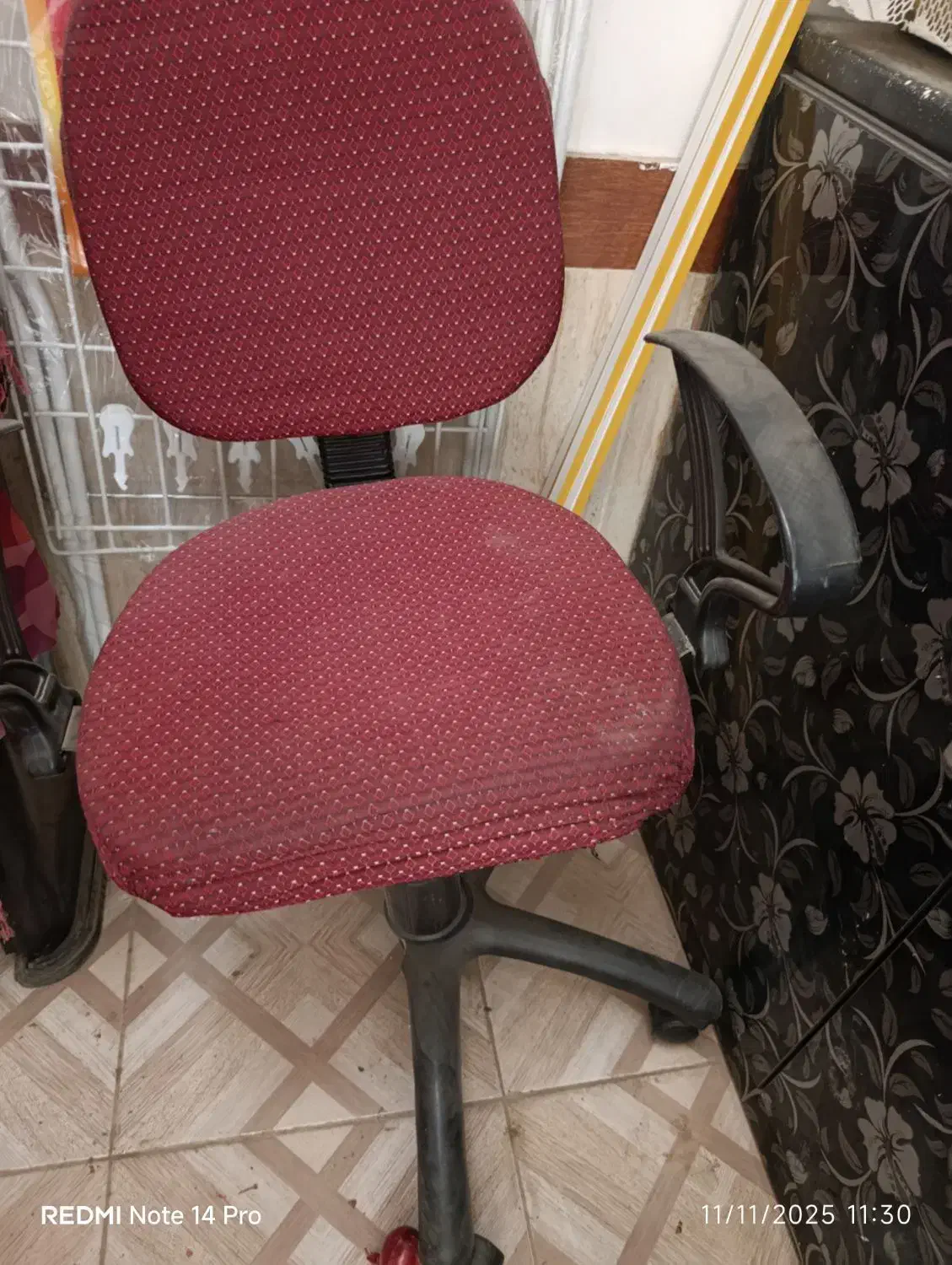 صندلی میز تحریر دارای جک|صندلی و نیمکت|بوکان, |دیوار