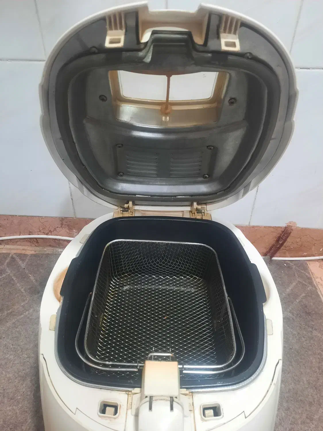 سرخ‌کن Black & Decker سالم و تمیز|اجاق گاز و لوازم برقی پخت‌وپز|خاوران, |دیوار