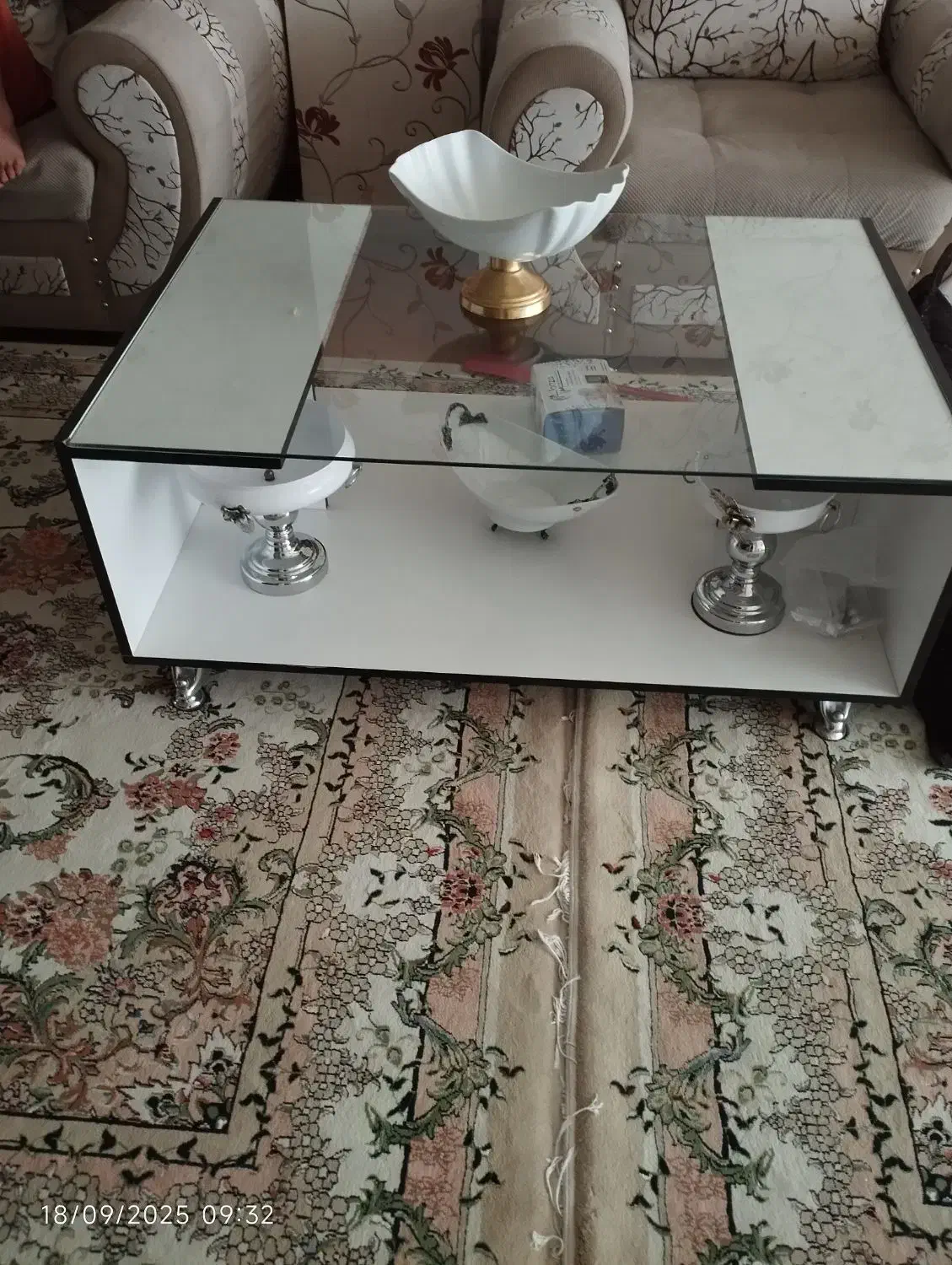 دوعددجلومبلی چوب|مبلمان خانگی و میز عسلی|سلماس, |دیوار