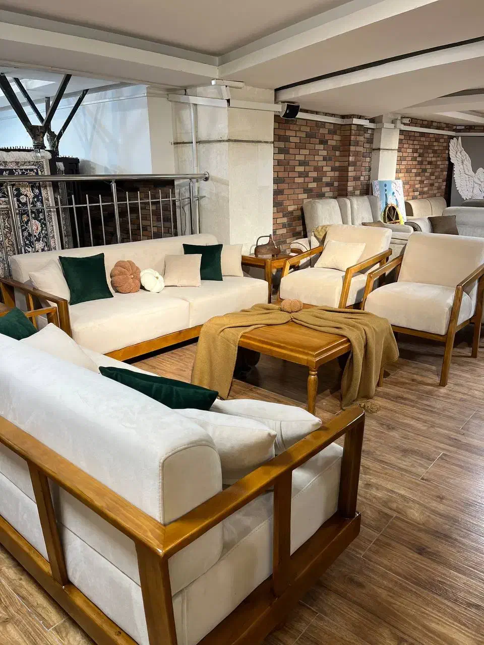 مبل قسطی|مبلمان خانگی و میز عسلی|سبزوار, عظیمیان|دیوار