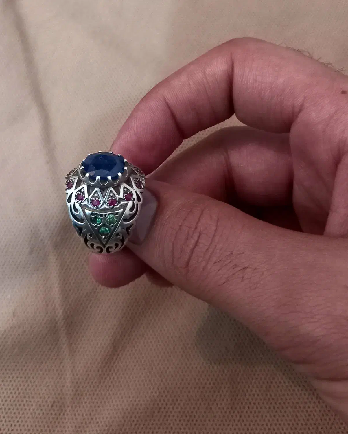 یاقوت کبود|جواهرات|زاهدان, |دیوار