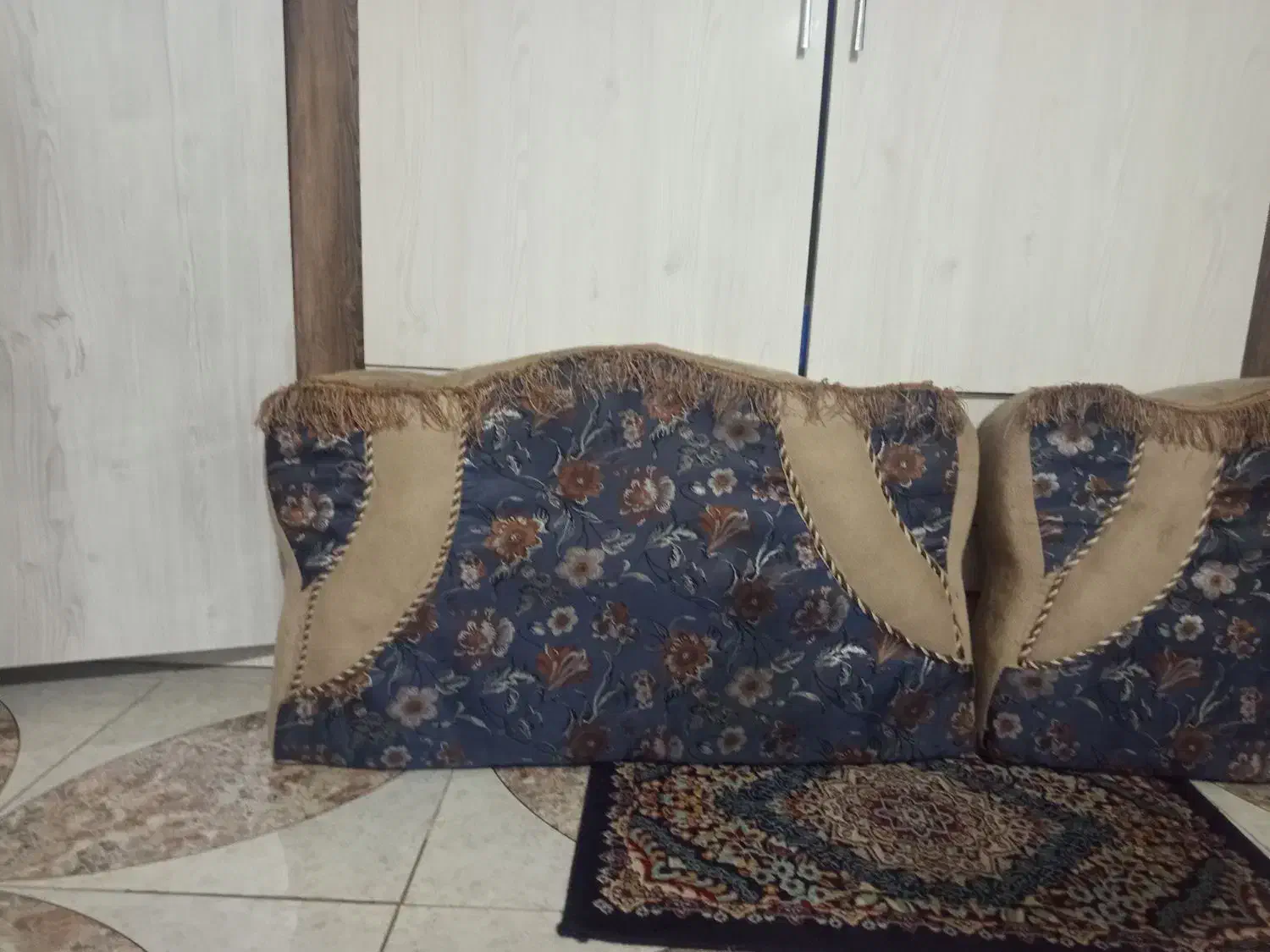 پشتی|پشتی|مشهد, تلگرد|دیوار