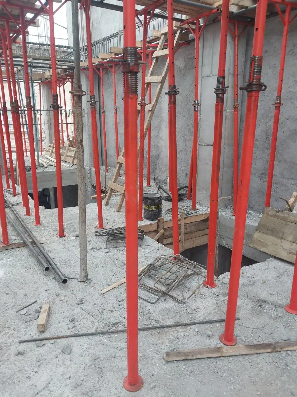 پیمانکاری با ابزار|خدمات پیشه و مهارت|رشت, لاکان|دیوار