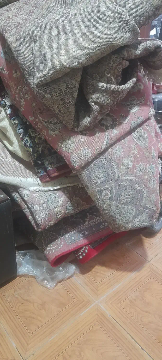 تعدادی فرش|فرش|ارومیه, |دیوار