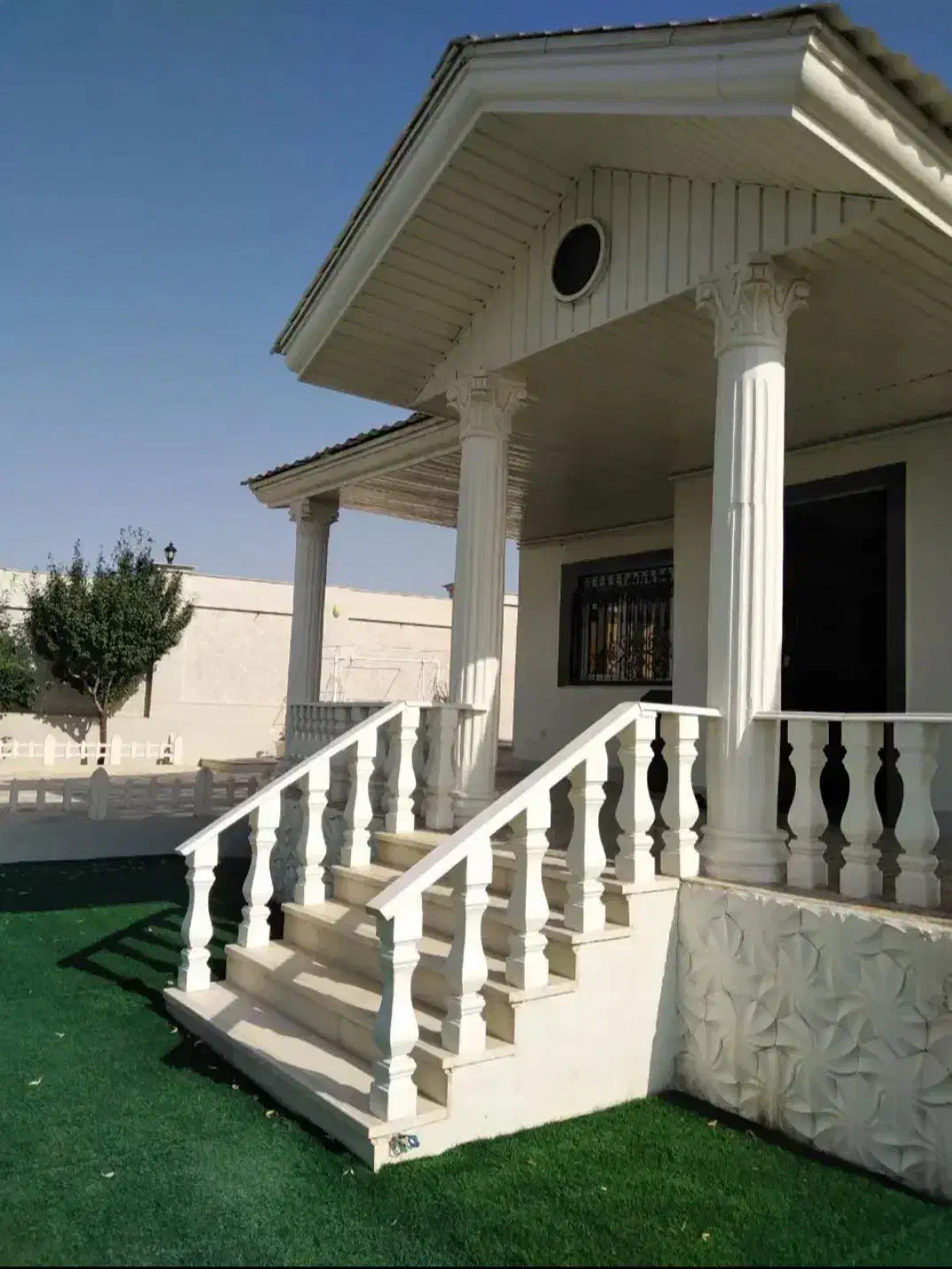 فروش۹۰۰مترباغ۲۱۰متربناکلاسیک استخردارسنددماوند|فروش خانه و ویلا|تهران, تهرانپارس جنوبی|دیوار