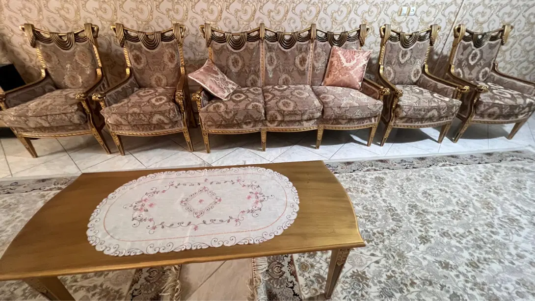 مبل سلطنتی ۹ نفره چوب روس درحد نو|مبلمان خانگی و میز عسلی|تهران, شهرک استقلال|دیوار