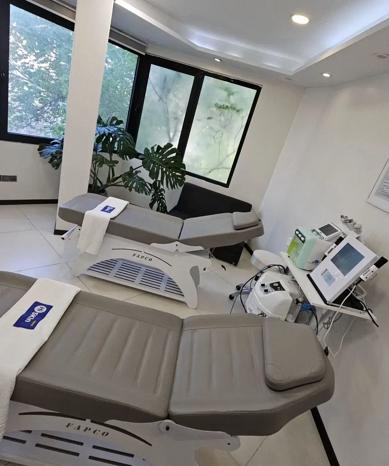 خدمات لیزر،بوتاکس،ماساژ،فیلر لب در شریعتی قلهک|خدمات آرایشگری و زیبایی|تهران, قلهک|دیوار