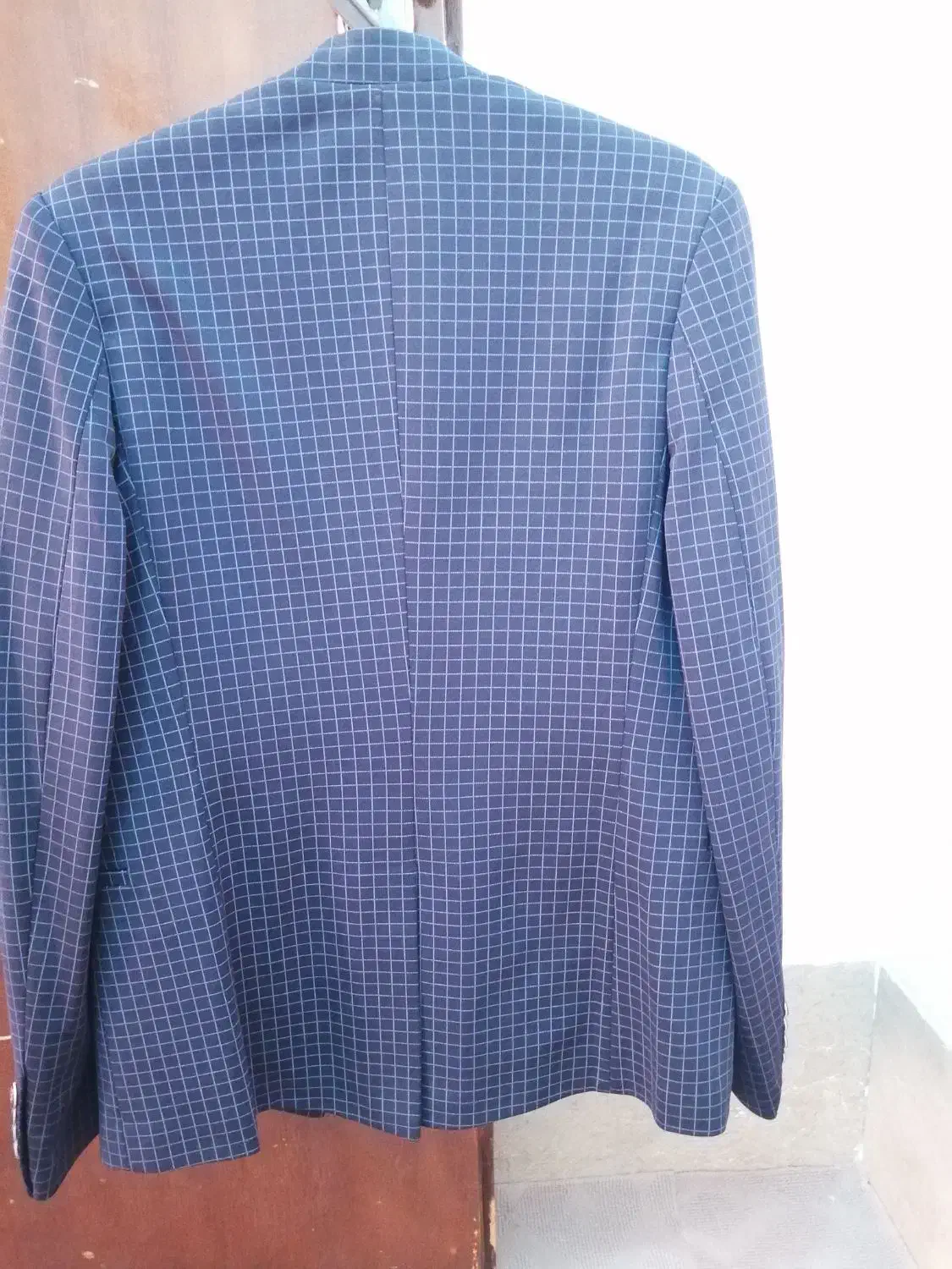 کت تک مردانه|لباس|مرودشت, تامین اجتماعی‎|دیوار