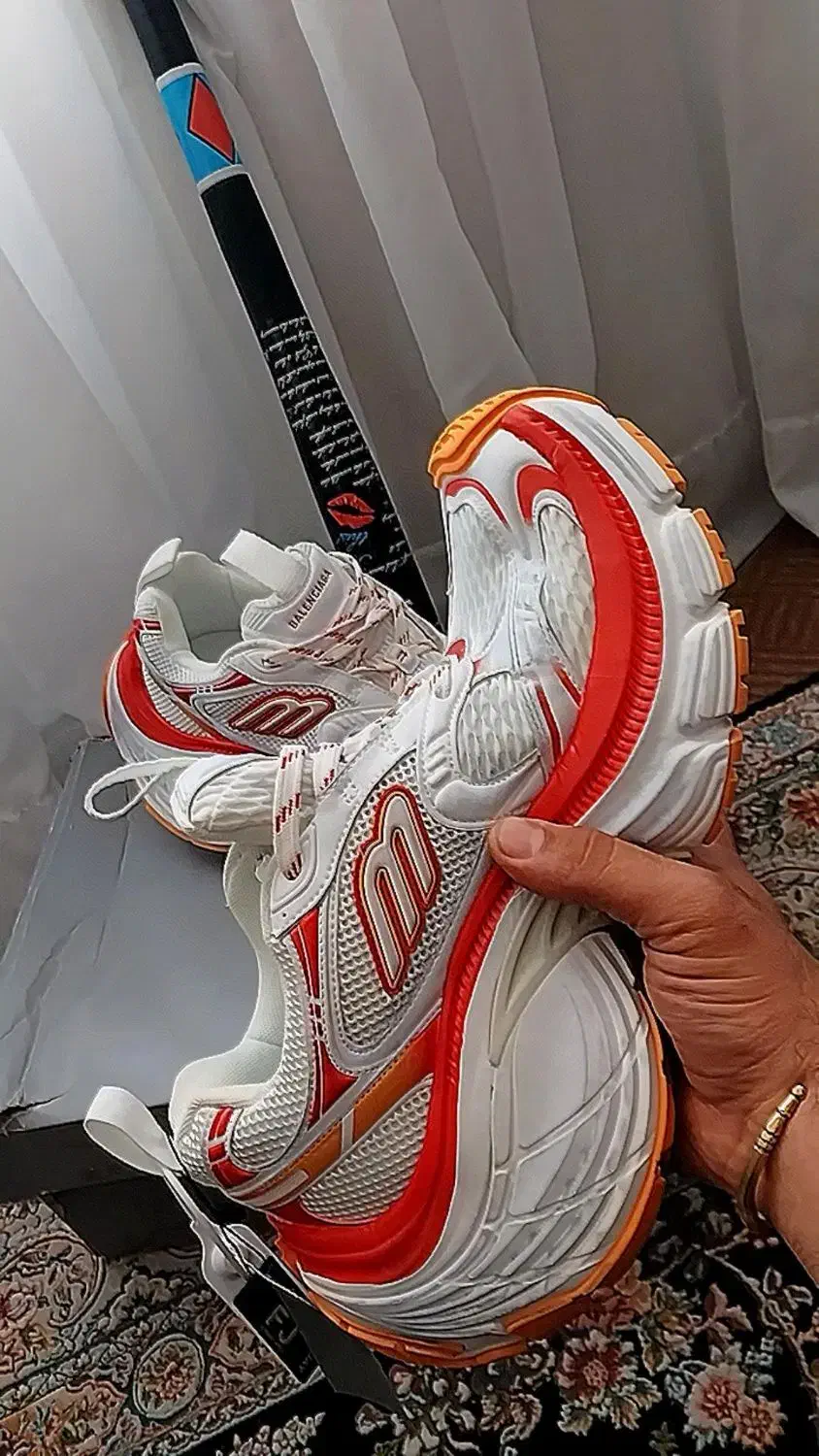 کتونی بالنسیاگا 10XL سفید قرمز|کیف، کفش، کمربند|تهران, مینای شمالی (مخبر)|دیوار