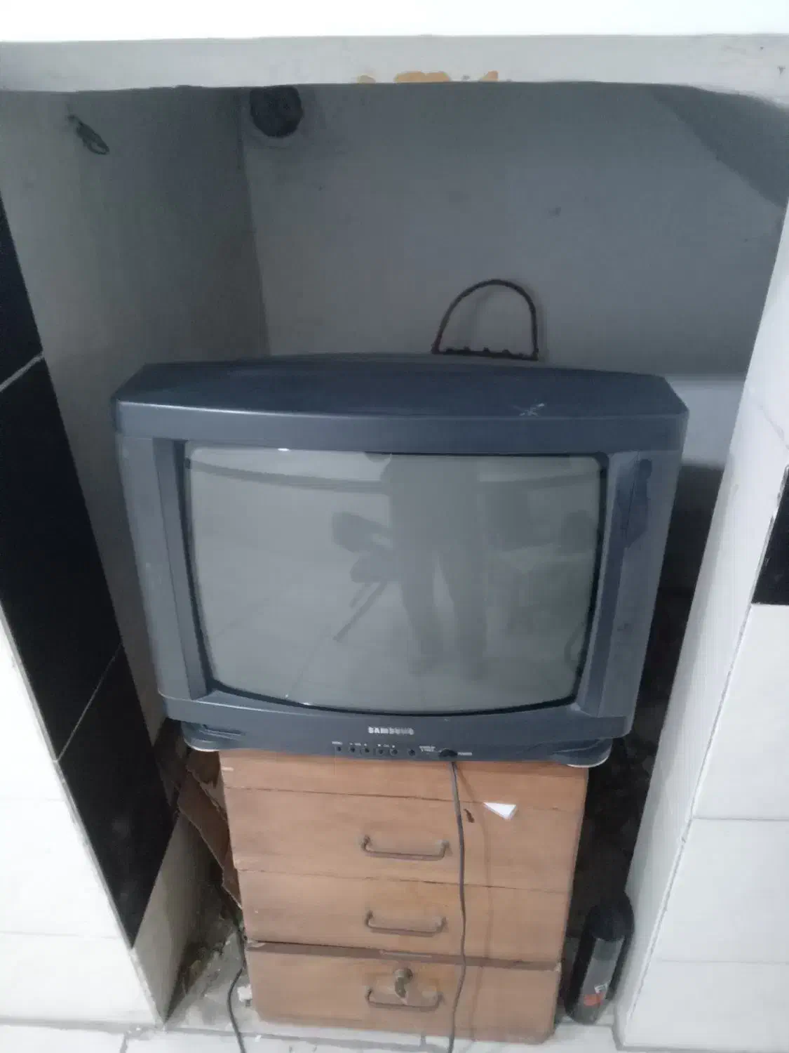 تلویزیون دسته دو ولی سالم فروشی|تلویزیون و پروژکتور|علی‌آباد کتول, |دیوار