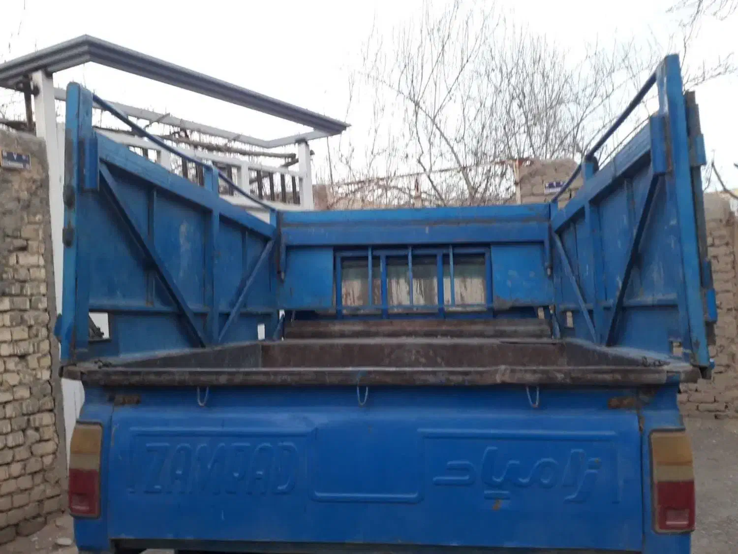 نیسان مدل ۸۱|خودرو سواری و وانت|خمینی‌شهر, |دیوار