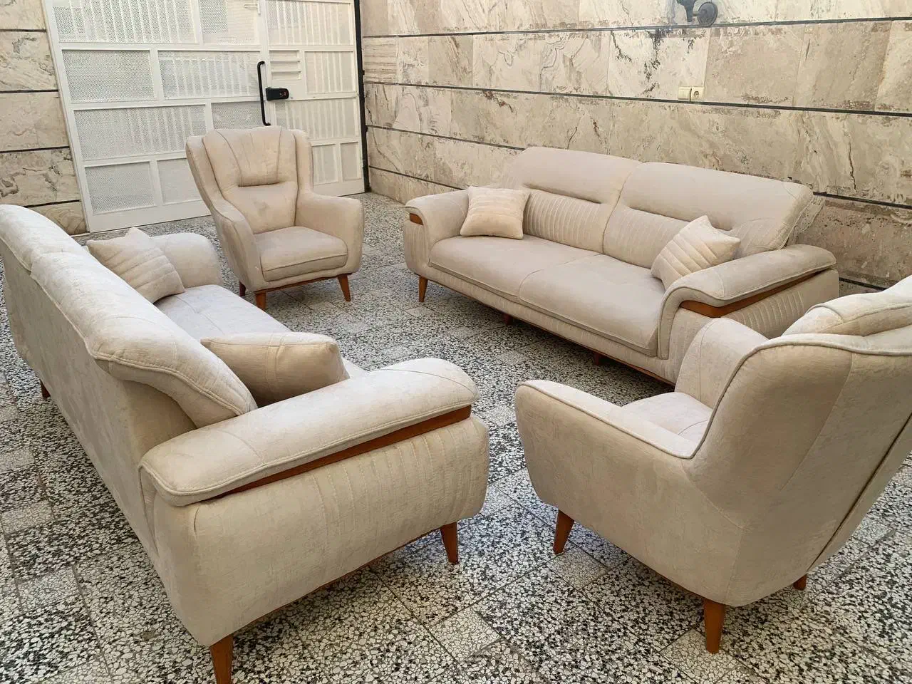 مبل کاملا نو|مبلمان خانگی و میز عسلی|بجنورد, |دیوار