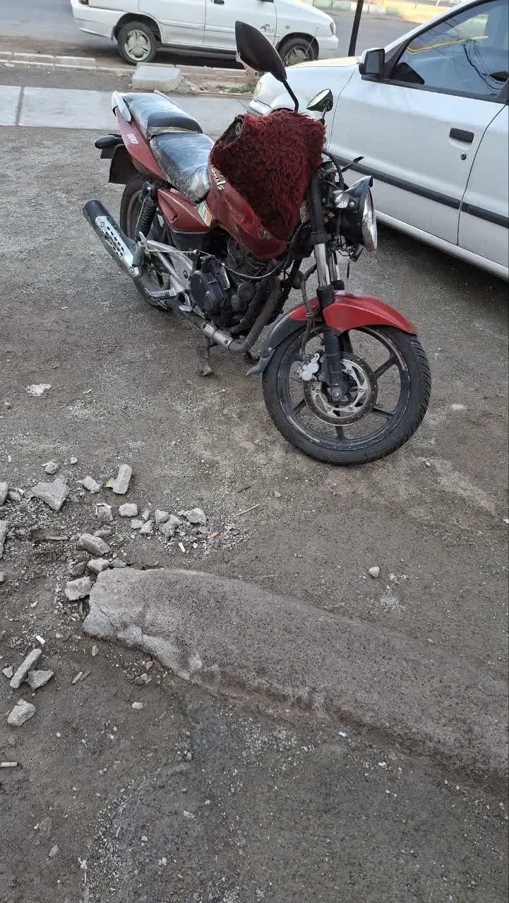 پالس 180 ug4|موتورسیکلت|پرند, فاز ۴|دیوار