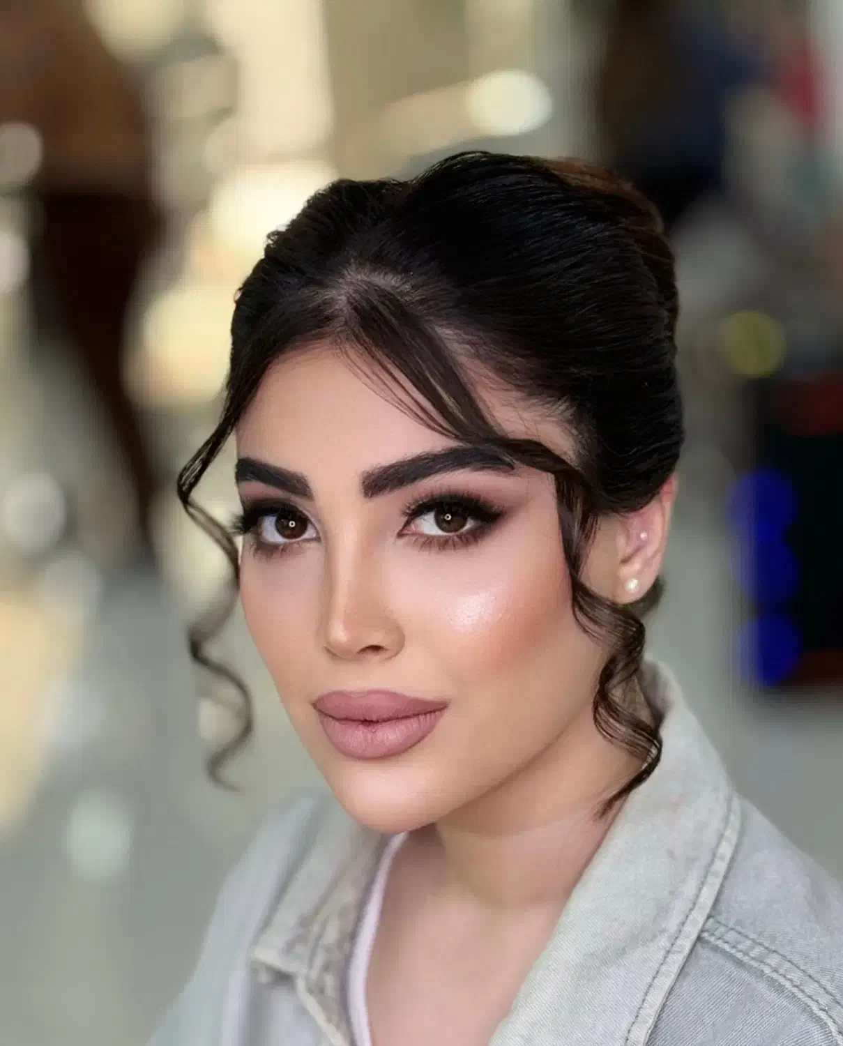 میکاپ و شنیون حرفه ای با افر ویژه مهرو ابان|خدمات آرایشگری و زیبایی|کرج, گوهردشت|دیوار