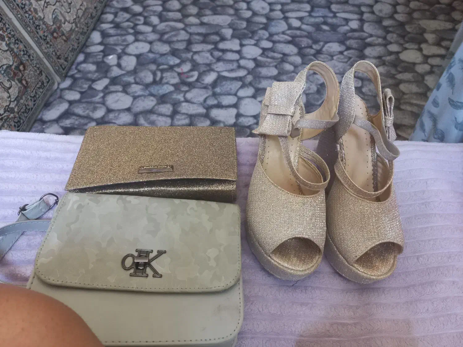 یک کیف توسی و یه ست کیف و کفش مجلسی|کیف، کفش، کمربند|قم, زنبیل آباد|دیوار