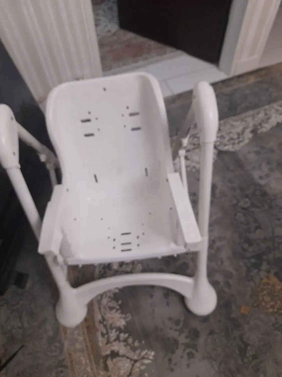 صندلی کود ک|تخت و صندلی بچه|اسلام‌شهر, شهرک سعیدیه|دیوار