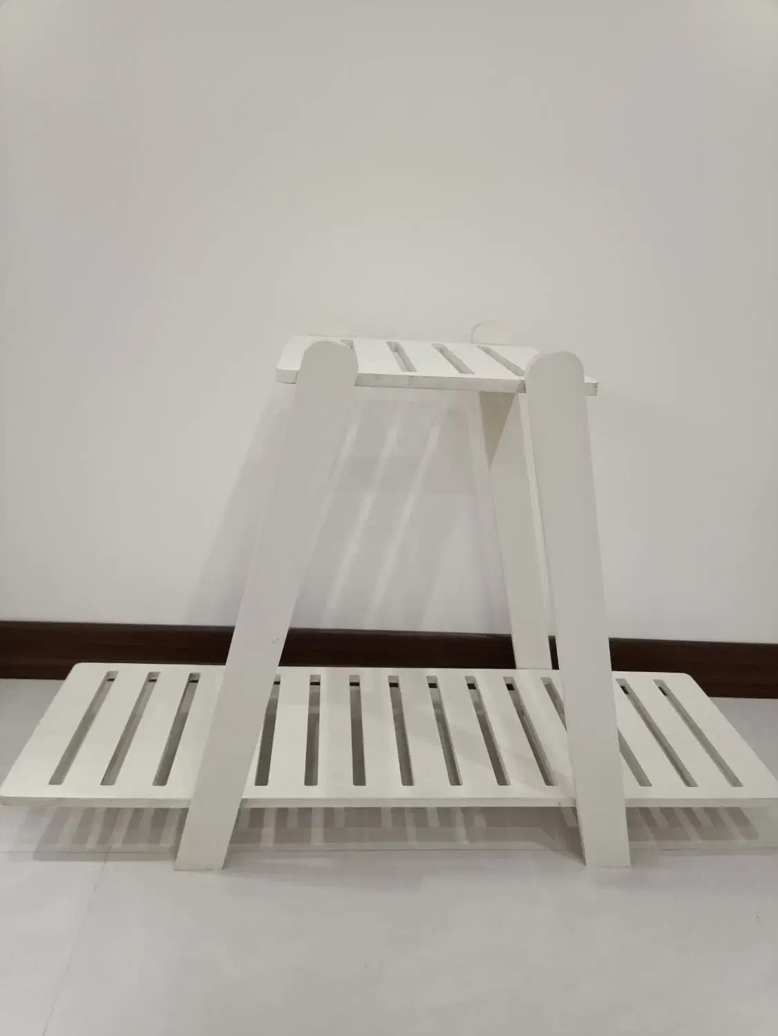 جاگلدانی|کتابخانه، شلف، قفسههای دیواری|سمنان, |دیوار