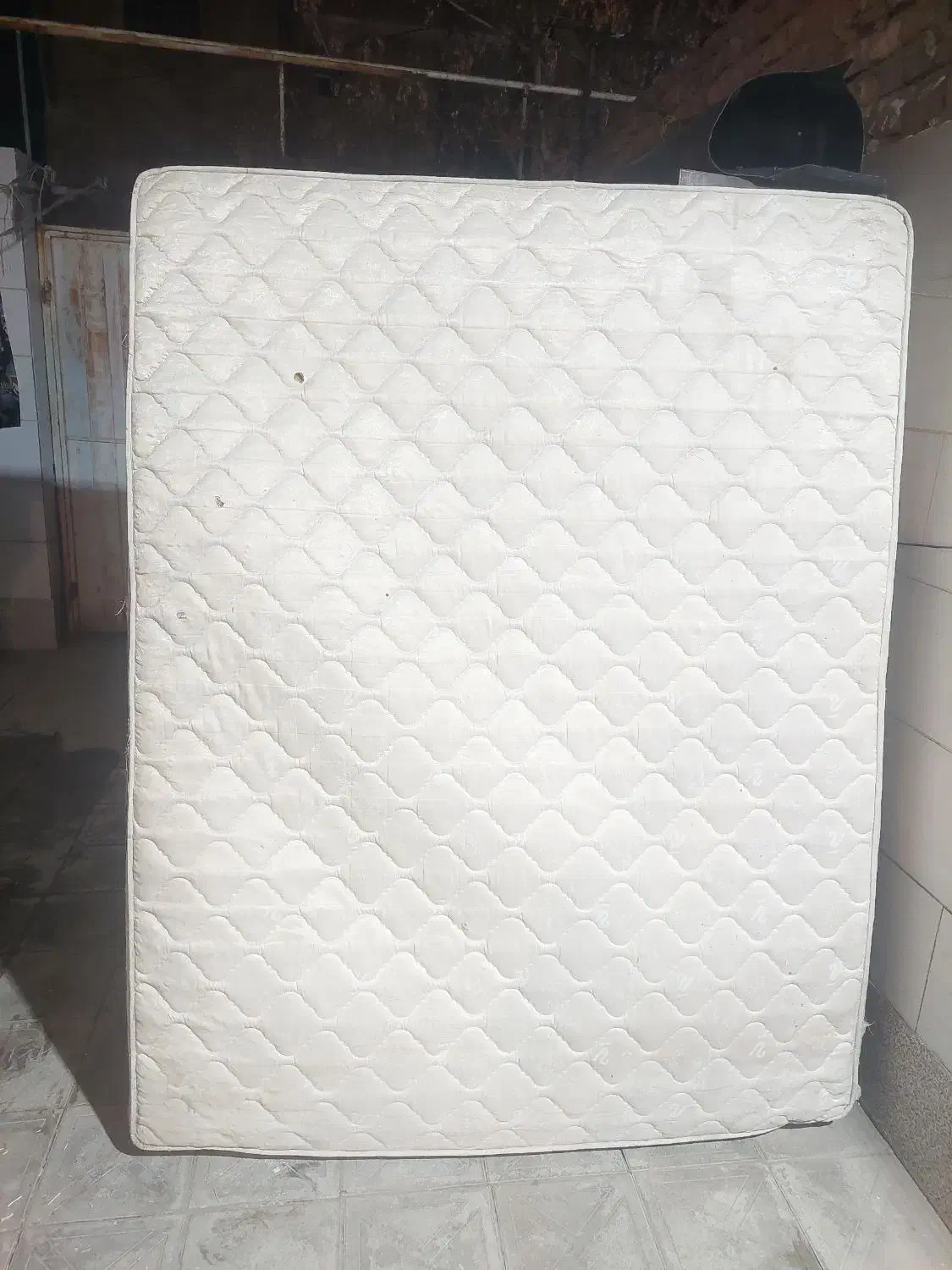 تشک تخت دو نفره و کمد ایستاده فلزی|تشک تختخواب|کرمان, |دیوار