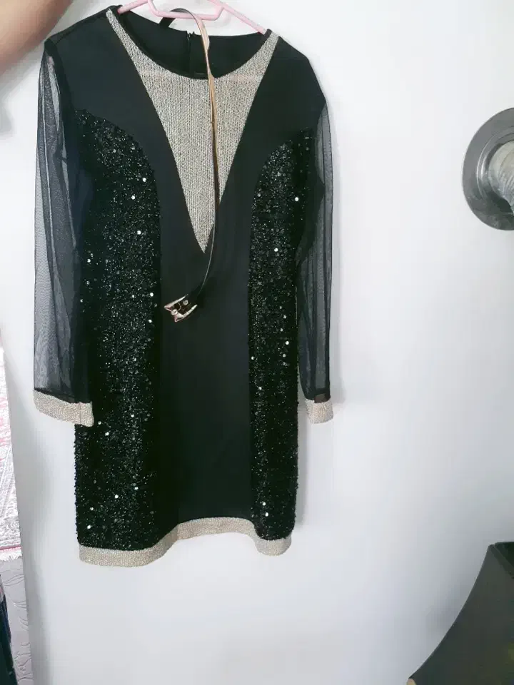 دون زیبا|لباس|مشگین شهر, |دیوار