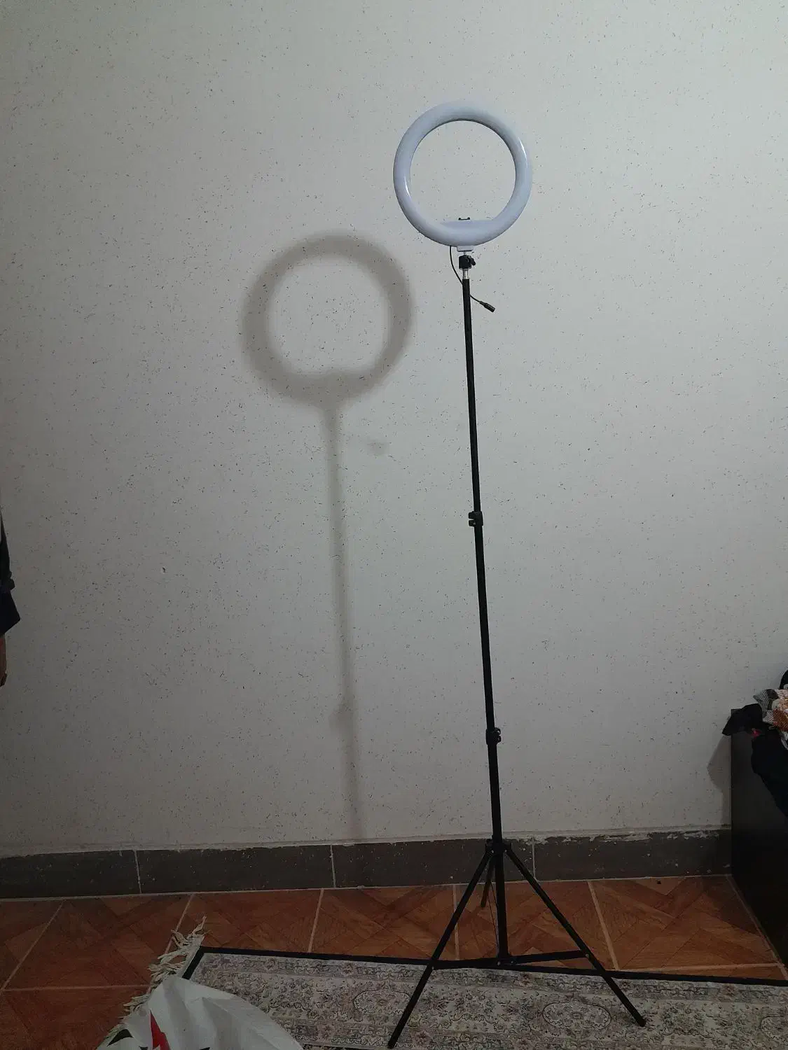 رینگ لایت،کاملا نو|دوربین عکاسی و فیلمبرداری|پرند, فاز ۶|دیوار