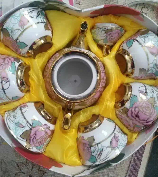 ست قوری کاسه عتیقه|کلکسیون اشیاء عتیقه|آزادشهر, |دیوار