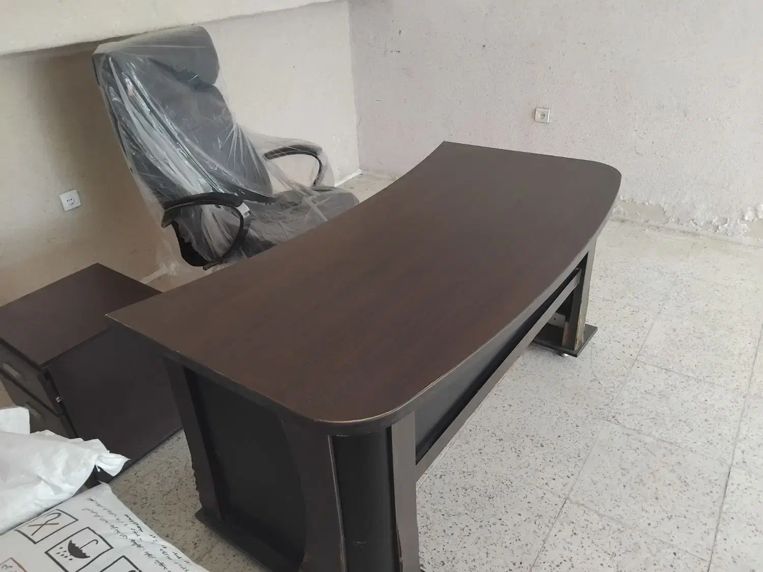 میز اداری بزرگ|مبلمان اداری|خرم‌آباد (تنکابن), |دیوار