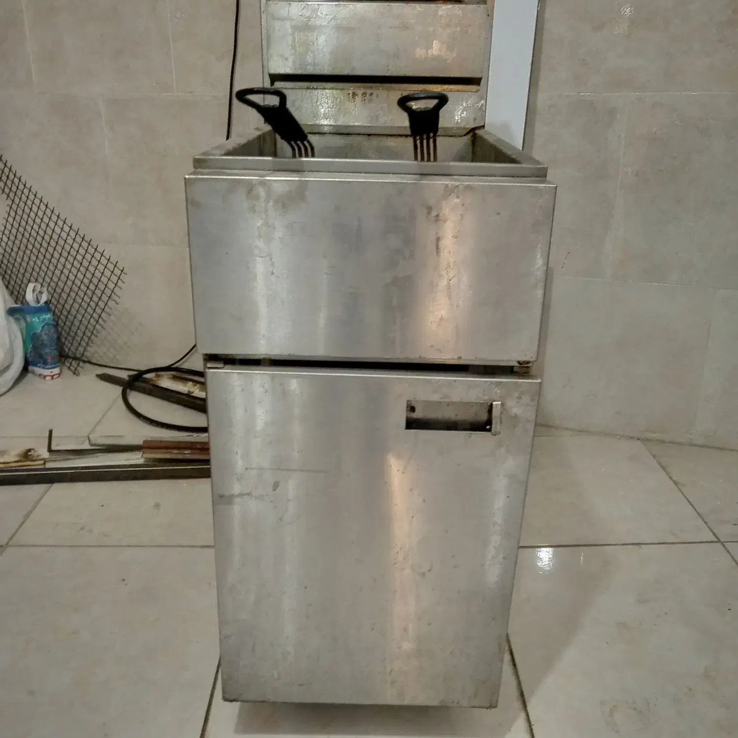 فر اغذیه وسرخکن صنعتی دوسبد میز نهار خوری|کافیشاپ و رستوران|طبس, |دیوار