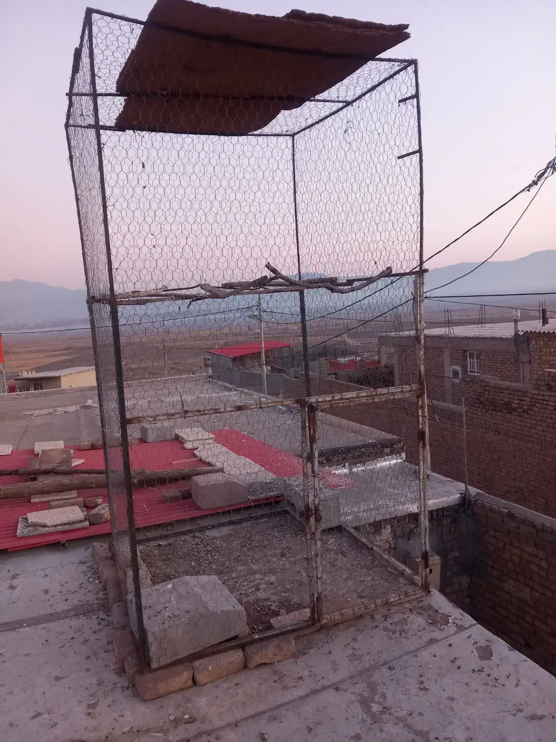 قفس پرنده|لوازم جانبی حیوانات|میانه, |دیوار