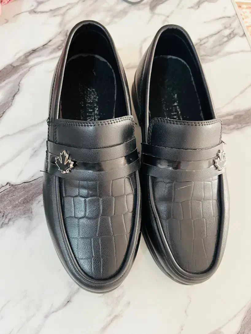 کفش پسرانه|کیف، کفش، کمربند|پاکدشت, پاکدشت (مامازند)|دیوار