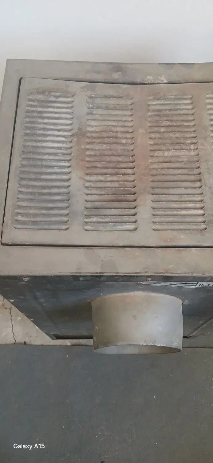 بخاری قدیمی پر قدرت نیاز به تعمیر|بخاری، هیتر، شومینه|زنده رود, |دیوار