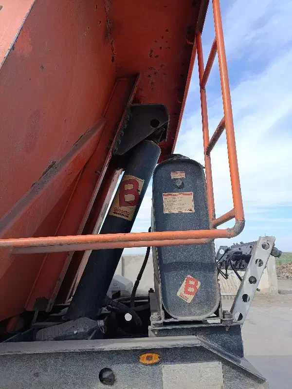 تریلی کمپرسی|خودرو سنگین|گنبد کاووس, |دیوار