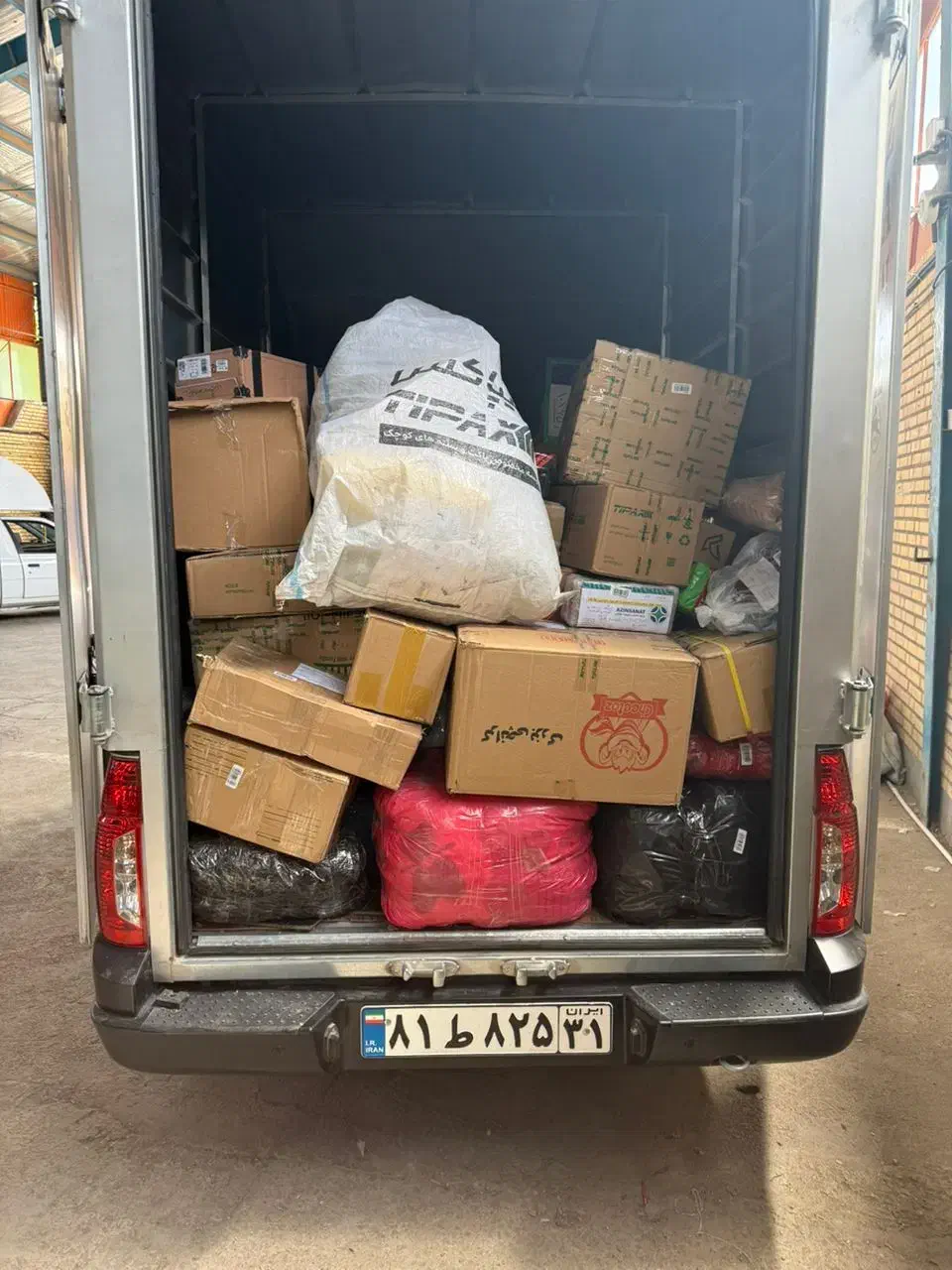 استخدام راننده جهت توزیع بسته بصورت پاره وقت|استخدام حمل و نقل|الیگودرز, |دیوار