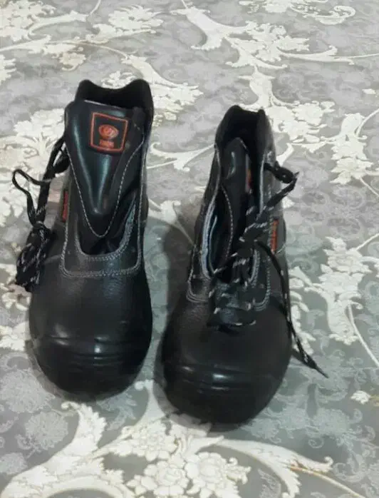 پوتین  ایمنی|کیف، کفش، کمربند|اردبیل, |دیوار