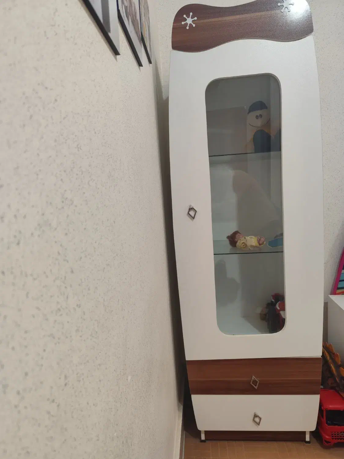 کمد دراور ویترین|تخت و سرویس خواب|شاهینشهر, شهرک میلاد|دیوار