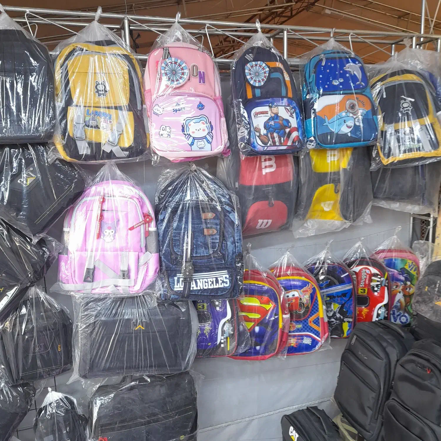 چمدان .ساکمسافرتی. ورزشی،|کیف، کفش، کمربند|پرند, فاز ۲|دیوار