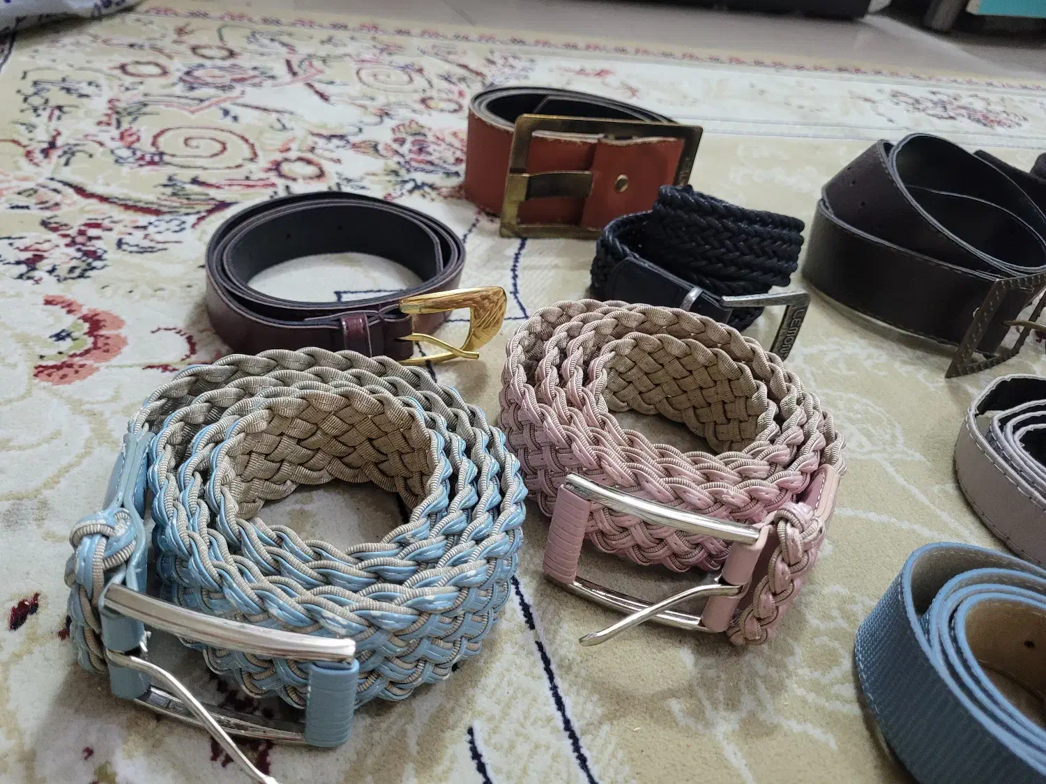 تعدادی کمربند زنانه و پاپوش|کیف، کفش، کمربند|مشهد, سجاد شهر|دیوار