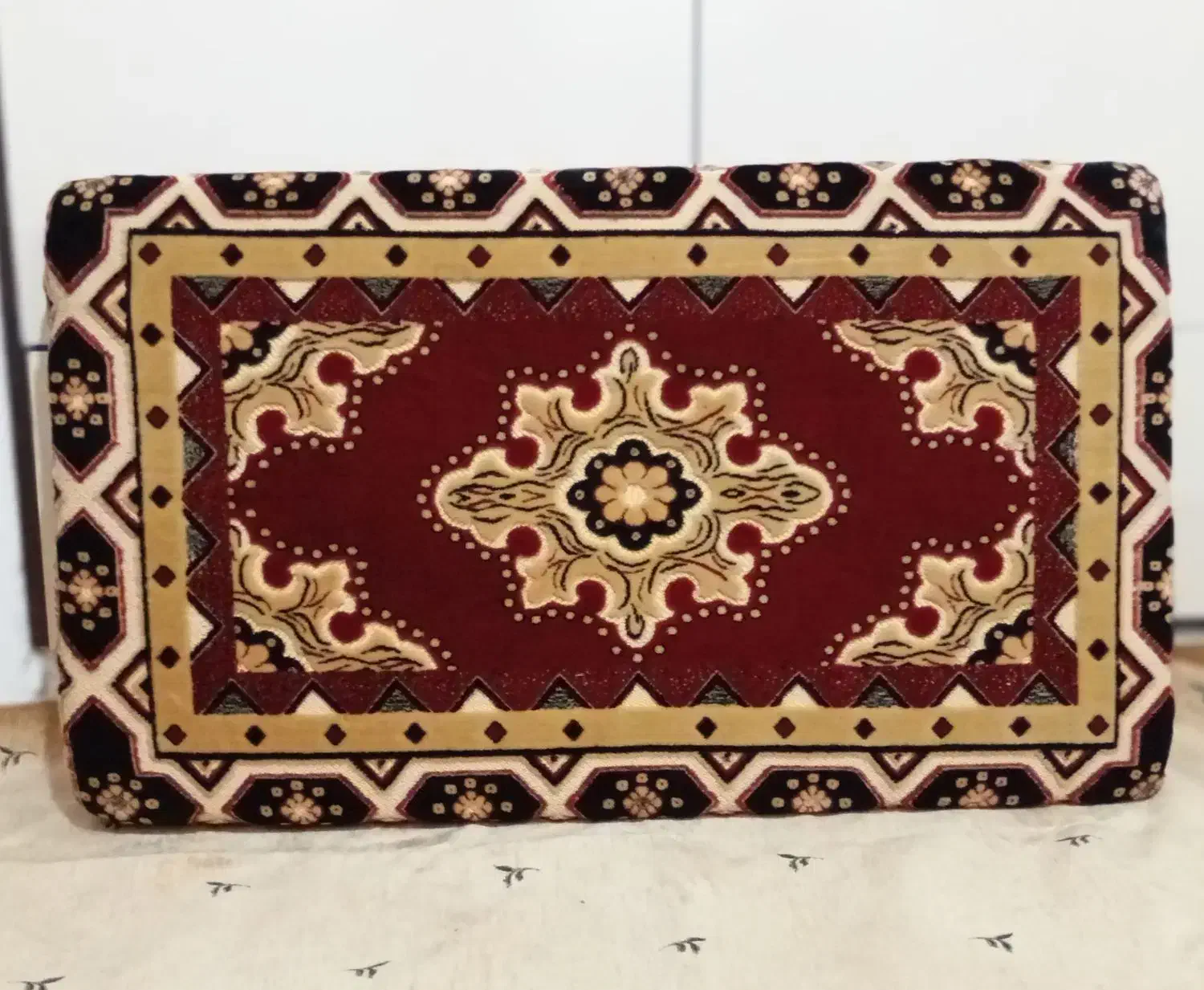 پشتی|پشتی|همدان, |دیوار