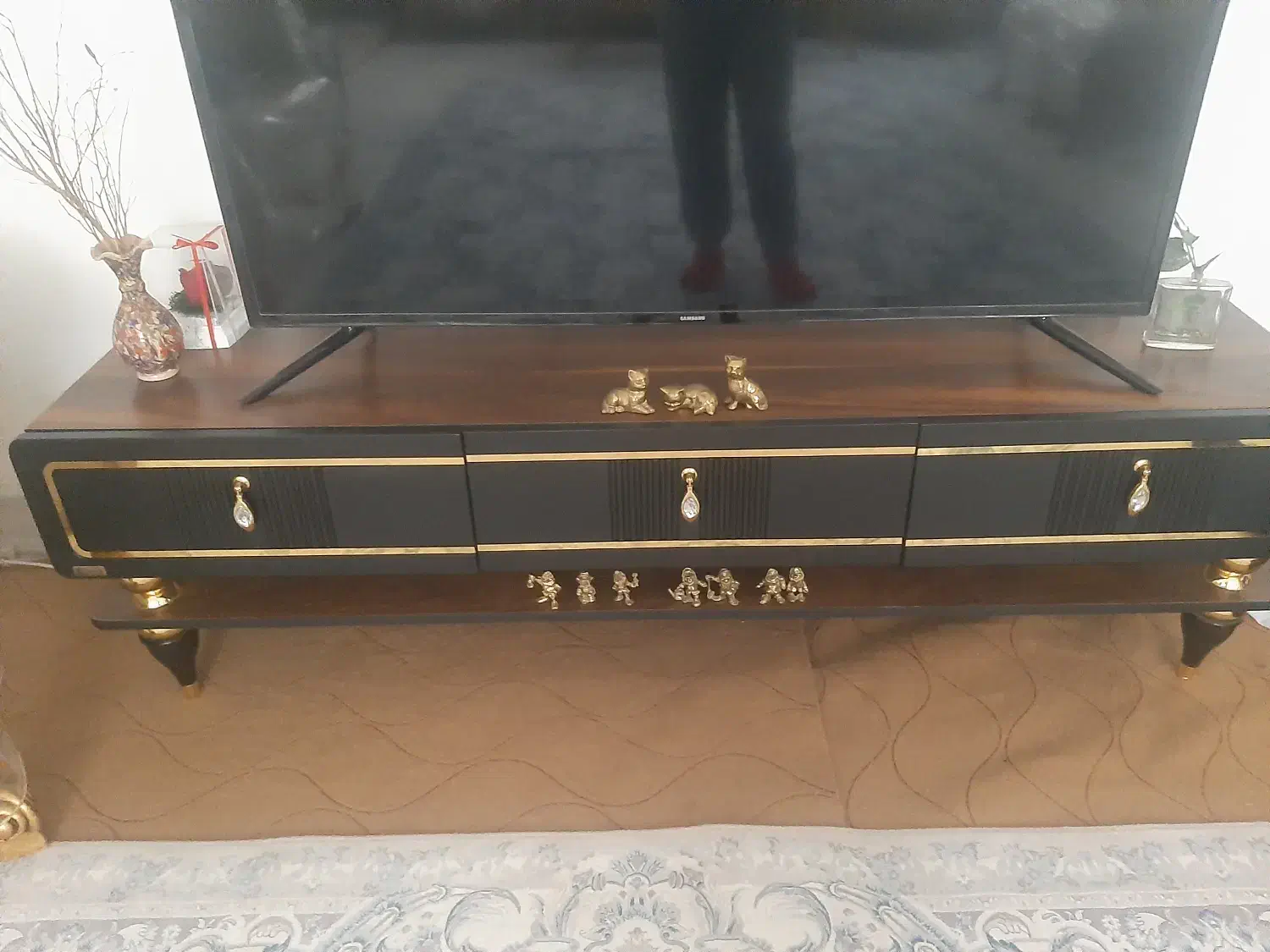 میزتی وی چوبی بسیارزیبا درحدنونو|میز تلویزیون|شهریار, رزکان|دیوار