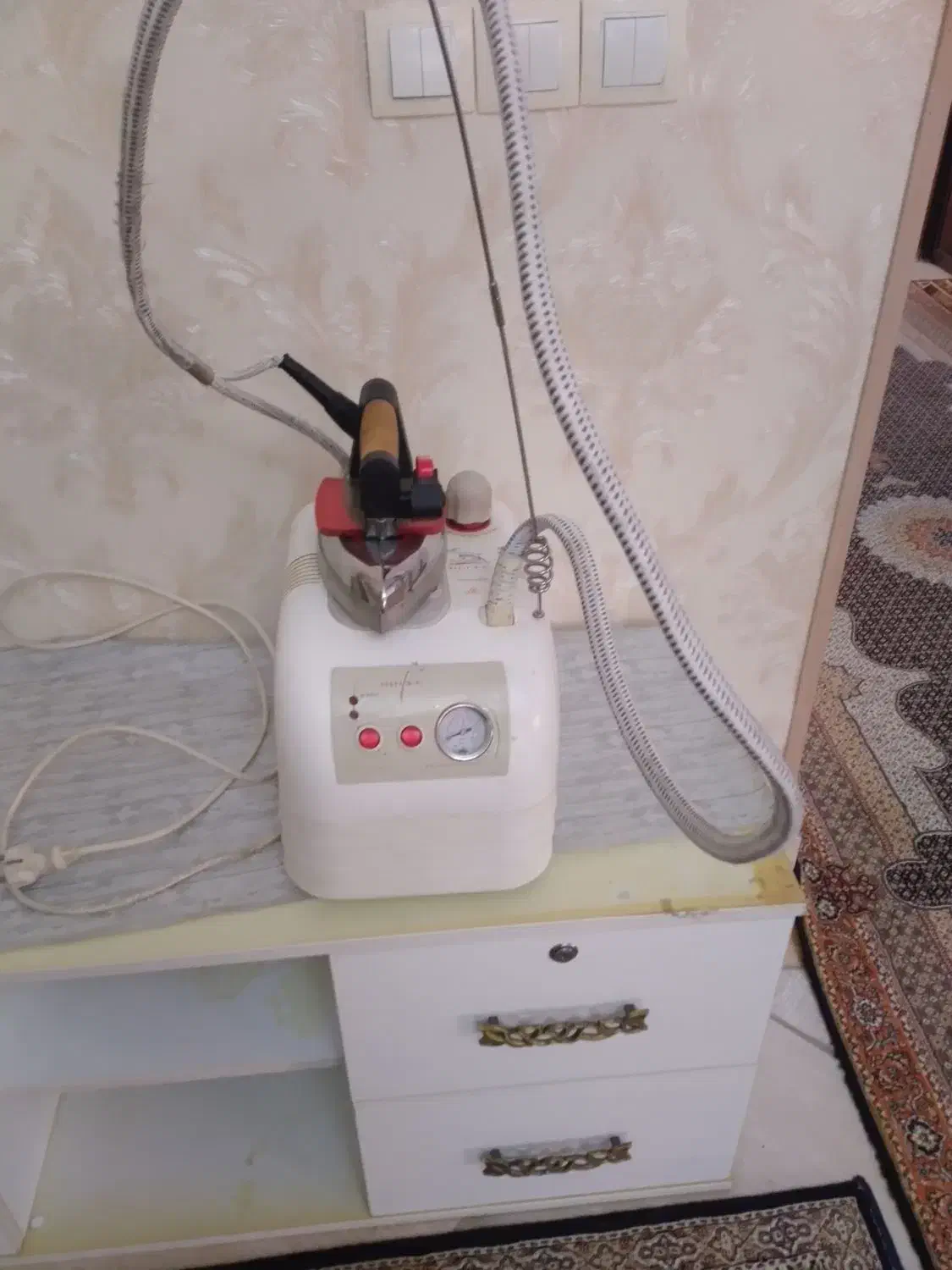 اتوی ضعنتی  ۳ لیتری و میز اتو|اتو و لوازم اتو|اردبیل, |دیوار